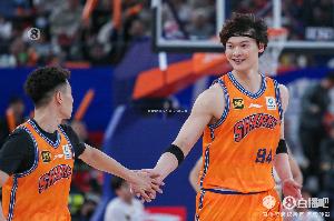 媒体人：上海球迷非常无奈 只能看部分场次抖音直播&蹭别队地方台