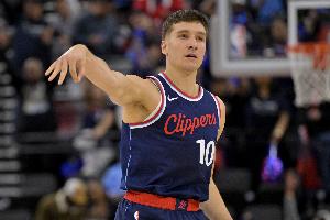 替补打得可以！博格丹2记三分拿下10分5板2助1断