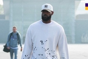 客战凤凰城！湖人官推晒飞往客场登机照：起飞