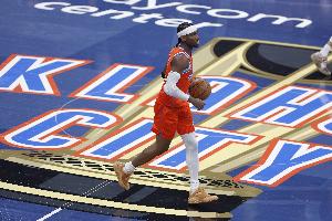 得分上双！亚历山大首节10中5拿到10分2板1助