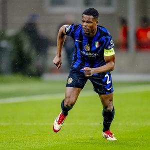 斯基拉：两家英超俱乐部关注邓弗里斯，球员解约金2500万欧