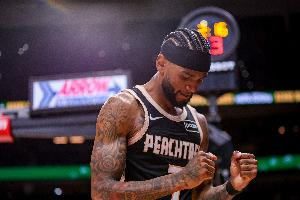 你是真敢投！亚历山大-沃克内线终结十分拉胯 两分球13投仅1中