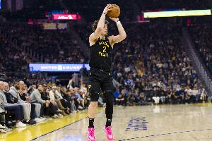 这场其实还不错！波杰姆斯基7中4&三分3中3拿到12分7板6助