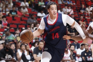 船记发问：30顺位新秀尼德豪泽为何被雪藏？轮换时上大洛不如上他