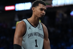 文班：许多队打法单一 纯粹篮球是马刺的篮球之道更符合战术本质