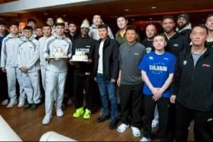 一起成长！祝纳托尔26岁和伊力福拉提25岁生日快乐🎂