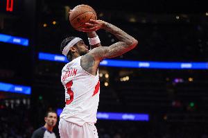 主攻手！英格拉姆19中9砍全场最高28分外加5板5助 三分7中5