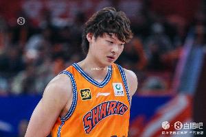 早早犯满！王哲林仅打20分钟4中4拿到10分4板1助4帽