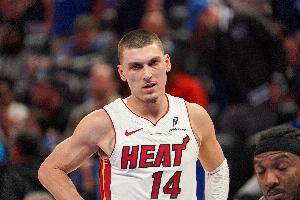 斯波：希罗和鲍威尔的组合会越来越好 他们都有技术而且能投篮