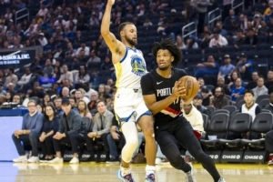 队记：摆烂不是开拓者明智的选择 本赛季还有可能性 曾三胜勇士