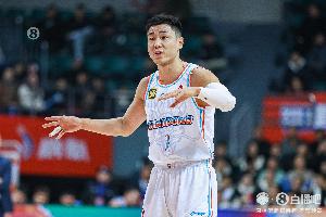 好在还会传球！高诗岩送7次助攻 3中0仅拿2分4板2断