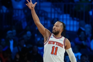 考辛斯：布伦森有资格被纳入MVP讨论 他每赛季都扛着尼克斯前进