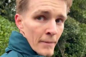 厄德高回应队友生日祝福：真的很感动，身在这支团队太美好了