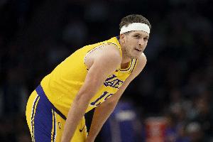 阿里纳斯：若湖人能搞到约基奇/字母 那该尽快逢高抛售里夫斯