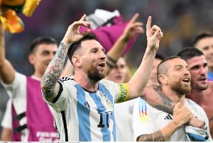 记者：踢完对阵西班牙的欧美杯后，阿根廷将和卡塔尔踢一场友谊赛