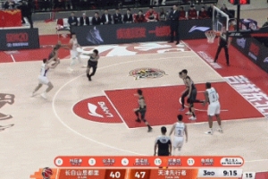 高效两双！威尔逊出战27分钟 16中8&4罚全中砍下22分14篮板