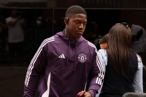 天空：只有在1月收到极具吸引力的报价时曼联才会考虑出售梅努