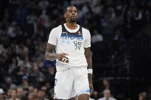 后劲不足！纳兹·里德16中6拿到16分7板 下半场9中2