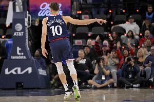 卢：博格丹能投篮能打挡拆也能为队友创造机会 他对我们很有帮助