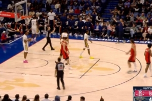 风驰电掣！谢泼德抢断助攻&阿门飞速快攻轻松打进2+1