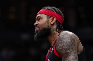 攻防在线！英格拉姆上半场7中4&三分5中3 砍下11分2助攻2抢断