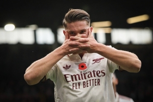 坎贝尔：约克雷斯为英超而生，队友需要了解他的跑位