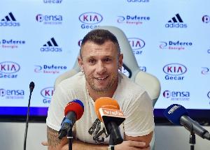 卡萨诺：孔蒂真是一个天才教练 霍伊伦完全碾压了AC米兰