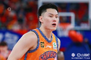 弹无虚发！李弘权首节3中3拿到8分4板 三分2中2