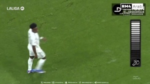 被自家球迷嘘！维尼修斯：该死！比赛刚开始就这样，我能怎么办？