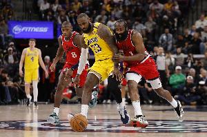 徐静雨：失利难掩詹姆斯的风范和伟大 期待哈登被交易到争冠球队