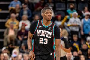 打得还可以！科沃德9中5拿到14分5板3助1断1帽