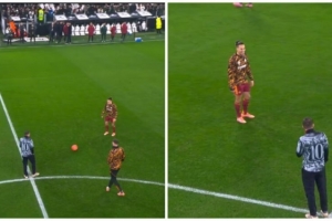 齐米卡斯和在做报道的皮耶罗互相传球，卡佩罗幽默点评：传错人了