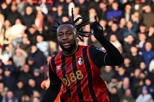 天空：塞梅尼奥可能在今天就未来做决定，目前曼联曼城领先竞争