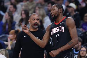 乌度卡：我们的比赛态度不对 出现了很多无谓的失误和防守漏人