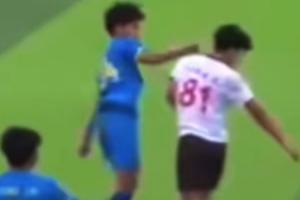 比赛中拳击对手！四川足协官方：打人球员何俊杰被禁赛3年