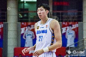 轻轻松松！周琦半场7分钟5中4高效拿下9分2板1断