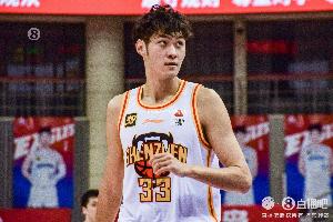 三分准绝杀！媒体人：像王浩然这种有潜质的球员 缺的就是代表作