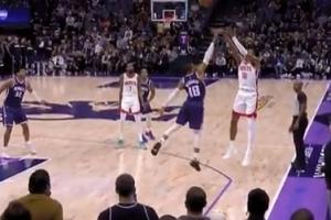 找回自己！小史密斯三分+空接关键5分 又造威少三分犯规助队领先