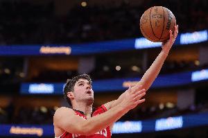 火媒：火箭没范弗里特无法争冠 若想要有竞争力就得补强控卫