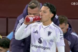 还是无法坚持，B费半场伤退，利桑德罗替补登场