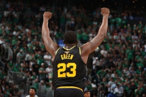 追梦谈穿23号：大学队史名宿未同意我穿32号 所以我把两数字互换