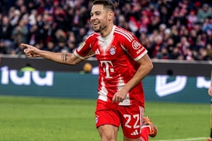 拜仁官方祝格雷罗32岁生日快乐，球员加盟以来出战82场11球8助