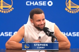 拭目以待！圣诞大战穿什么鞋？库里打趣：我有一些不错的想法