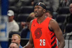 正负值-12最低！里斯出场5分钟2中0没得分 拿到1篮板1助攻