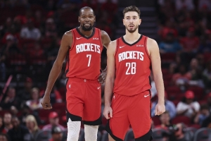 美媒体人：火箭靠天赋打球 关键时刻没有战术组织 逐渐成为伪强队