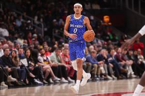 高效发挥难救主！布莱克12中8&三分5中2拿19分6板3助