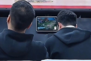 工作人员比赛期间看游戏直播？宁波男篮回复导演：球员误触导致的