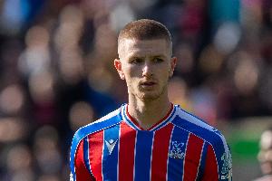 太阳报：曼联明夏可能重组中场，其引援目标有亚当・沃顿等四人