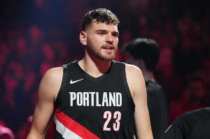 兢兢业业！克林根8中6高效拿下17分10板2助3帽 5前场板