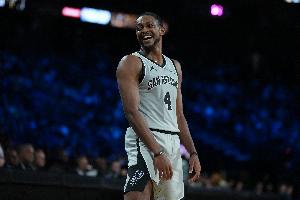 福克斯：对排名西部第二不满意 不会安于现状会朝着更高目标迈进